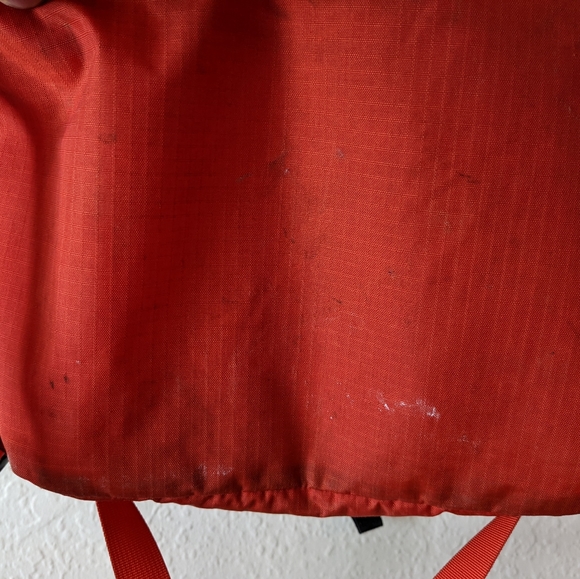 ARC'TERYX Cierzo 25 Backpack Red Good Condition - Picture 6 of 6